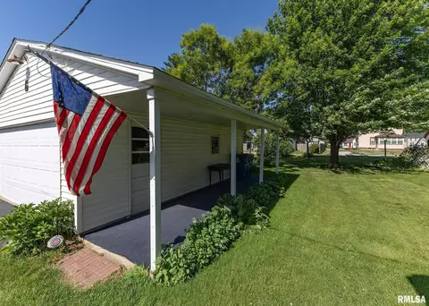 105 N School St, Atkinson, IL 61235 photo 28