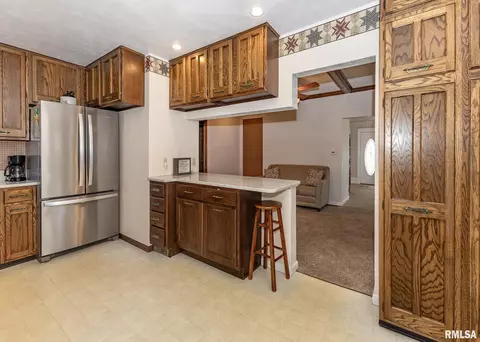 105 N School St, Atkinson, IL 61235 photo 6