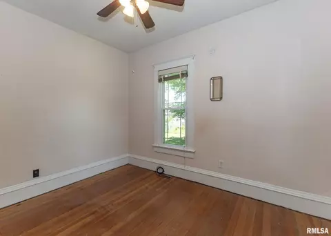 105 N School St, Atkinson, IL 61235 photo 24