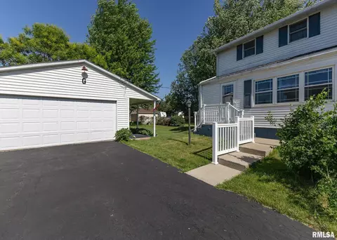 105 N School St, Atkinson, IL 61235 photo 4