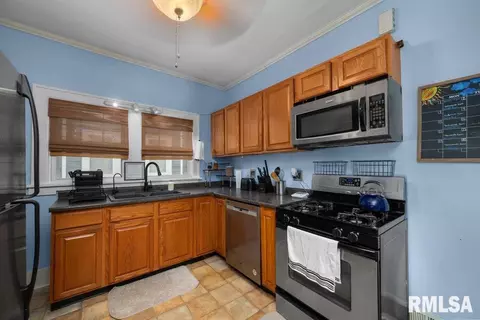 1620 24th St, Moline, IL 61265 photo 11