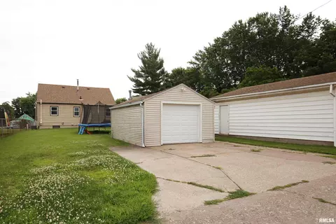 419 50th St, Moline, IL 61265 photo 26