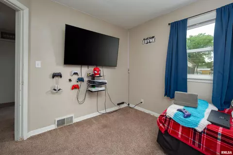 419 50th St, Moline, IL 61265 photo 10