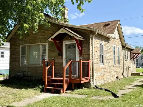 435 3rd Ave N, Clinton, IA 52732