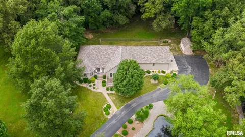 10415 Chayla Rd, Marion, IL 62959