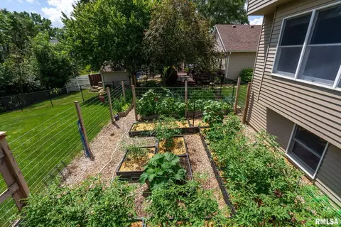 79 Park View Dr, Eldridge, IA 52748 photo 46