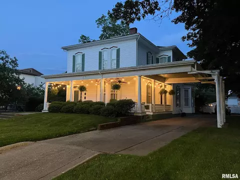305 W Main St, Carmi, IL 62821 photo 5