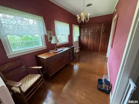 305 W Main St, Carmi, IL 62821 photo 28