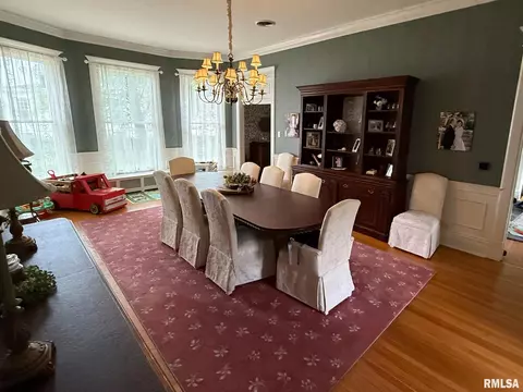 305 W Main St, Carmi, IL 62821 photo 15