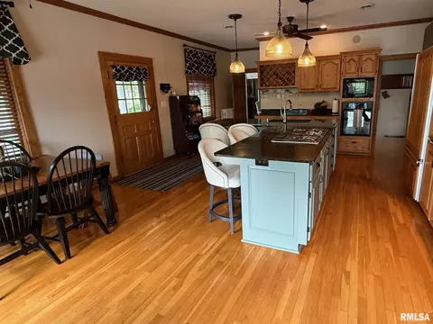 305 W Main St, Carmi, IL 62821 photo 21