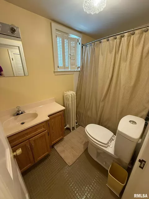 305 W Main St, Carmi, IL 62821 photo 55