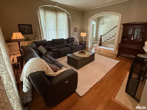 305 W Main St, Carmi, IL 62821 photo 11