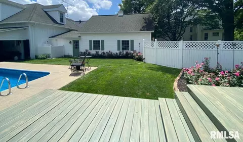 305 W Main St, Carmi, IL 62821 photo 49