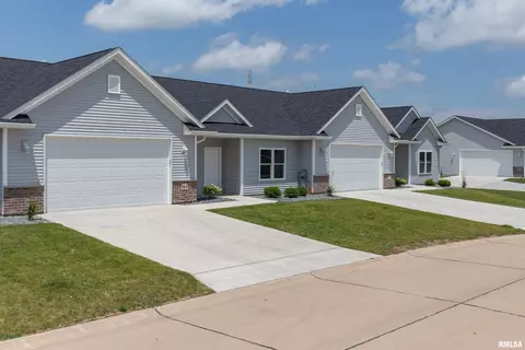 161 Beacon Harbor Cir, East Moline, IL 61244