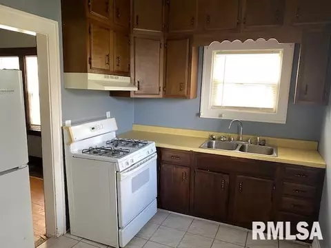 255 44th St, Moline, IL 61265 photo 7