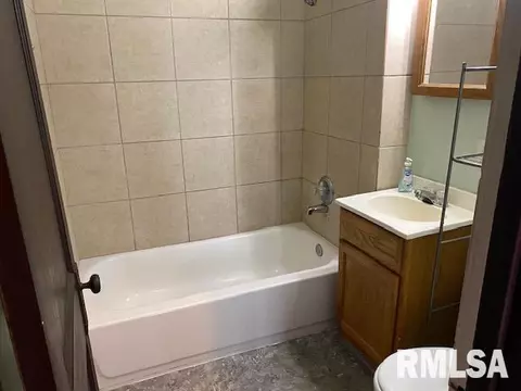 255 44th St, Moline, IL 61265 photo 10