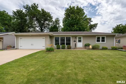 538 39th Ave, East Moline, IL 61244