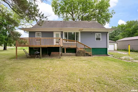 183 Island Ave, East Moline, IL 61244