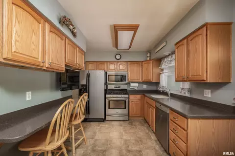1173 34th St, Moline, IL 61265 photo 11