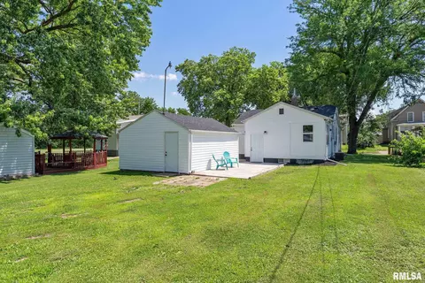 209 45th St, Moline, IL 61265 photo 20