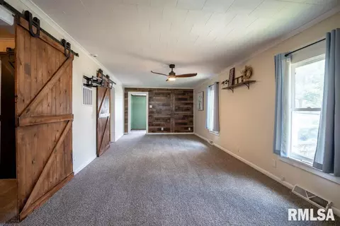 606 S Mulkey St, Christopher, IL 62822 photo 6