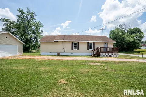 606 S Mulkey St, Christopher, IL 62822 photo 2