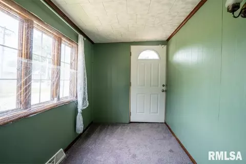 606 S Mulkey St, Christopher, IL 62822 photo 5