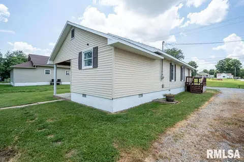 606 S Mulkey St, Christopher, IL 62822 photo 3