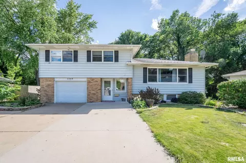 3345 28th Street Ct, Rock Island, IL 61201