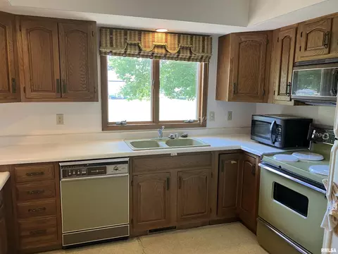 200 S Main St, Annawan, IL 61234 photo 11