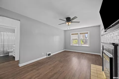 4302 21st Ave, Moline, IL 61265 photo 8