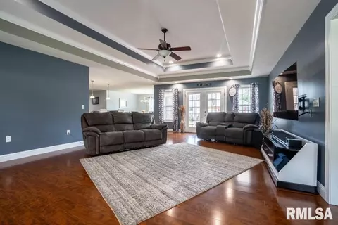 400 Eric Dr, Herrin, IL 62948 photo 5