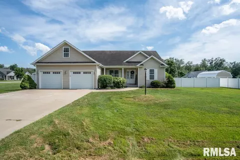 400 Eric Dr, Herrin, IL 62948 photo 3