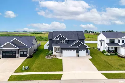 385 W Torrey Pines Dr, Eldridge, IA 52748