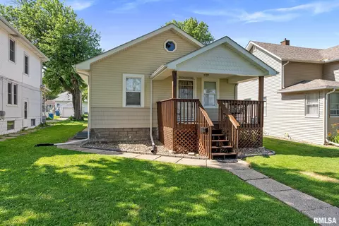 240 15th Ave, East Moline, IL 61244