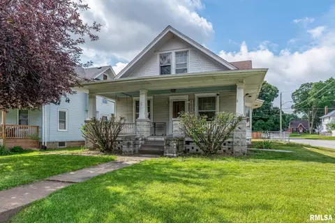 1035 W Locust St, Davenport, IA 52804
