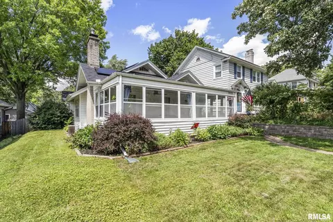 2512 E 18th St, Davenport, IA 52803