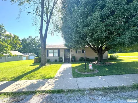 502 S Day St, West Frankfort, IL 62896