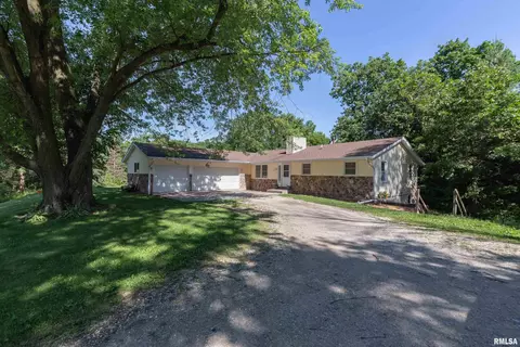 9711 W 106th Ave, Taylor Ridge, IL 61284