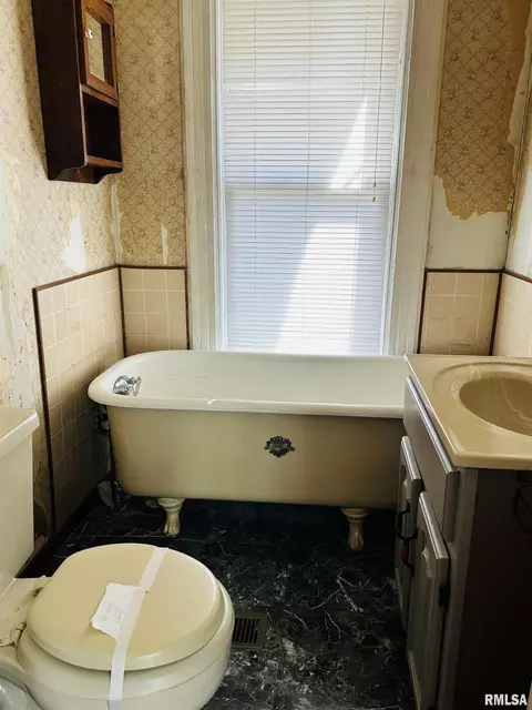 1812 11th Ave, Moline, IL 61265 photo 5