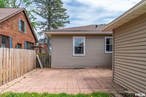 2523 29th St, Moline, IL 61265 photo 16