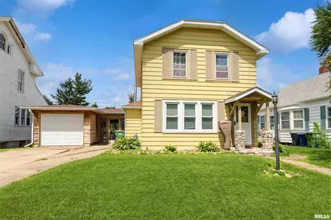 2710 Pershing Blvd, Clinton, IA 52732