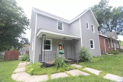 2243 W 4th St, Davenport, IA 52802