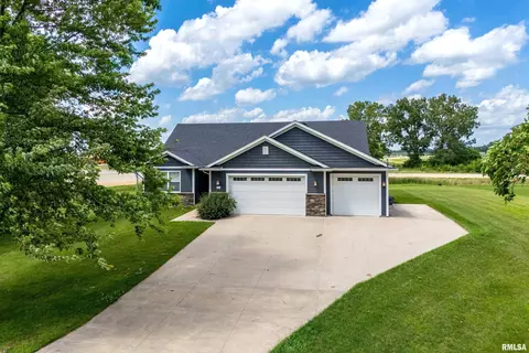 111 S Scott Park Rd, Eldridge, IA 52748
