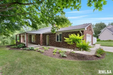 240 Sunrise Ln, Geneseo, IL 61254