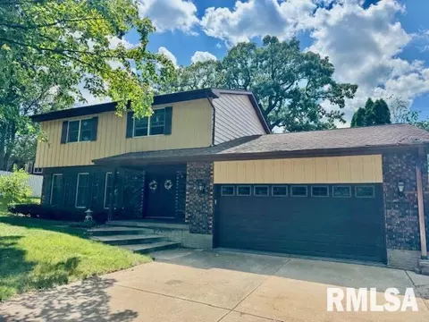 1008 Woodland Dr, Clinton, IA 52732