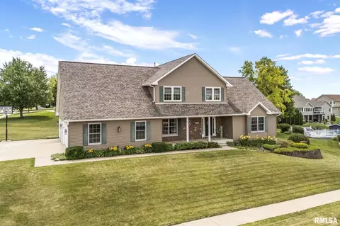 1001 W Hickory Ct, Eldridge, IA 52748