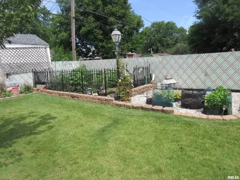 428 5th St E, Milan, IL 61264 photo 17