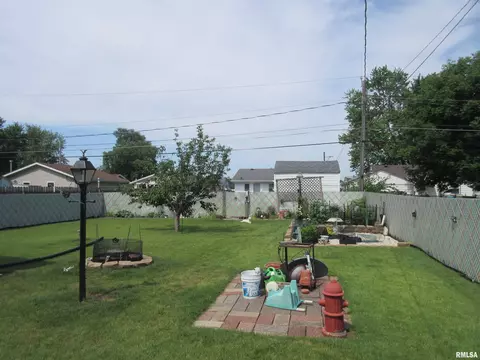428 5th St E, Milan, IL 61264 photo 3