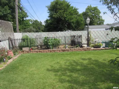428 5th St E, Milan, IL 61264 photo 16